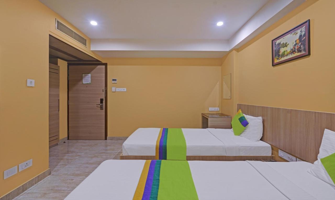 Treebo Fourth Avenue Hotel Ченай Екстериор снимка