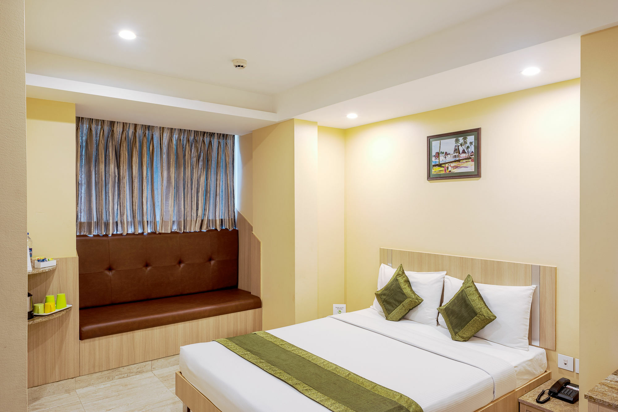 Treebo Fourth Avenue Hotel Ченай Екстериор снимка