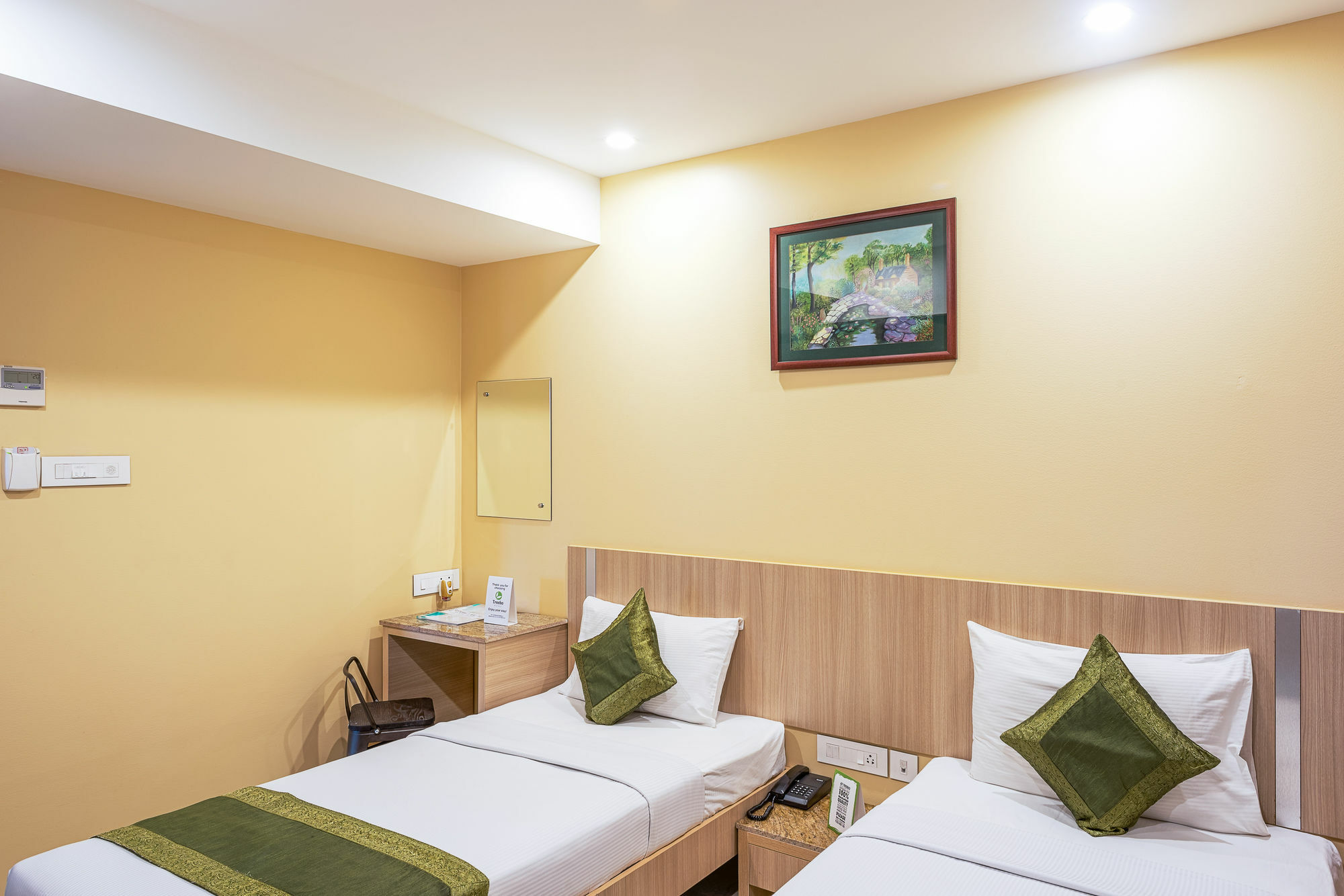 Treebo Fourth Avenue Hotel Ченай Екстериор снимка